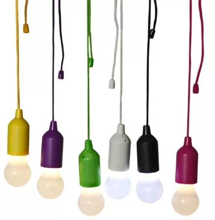 LED-Gluehbirne mit Zugschnur