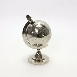 Globus aus Aluminium von Werner Voß